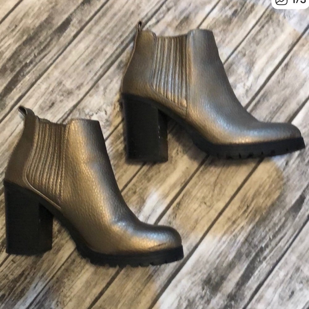 Sam & Libby Metallic Gold Heeled Boots